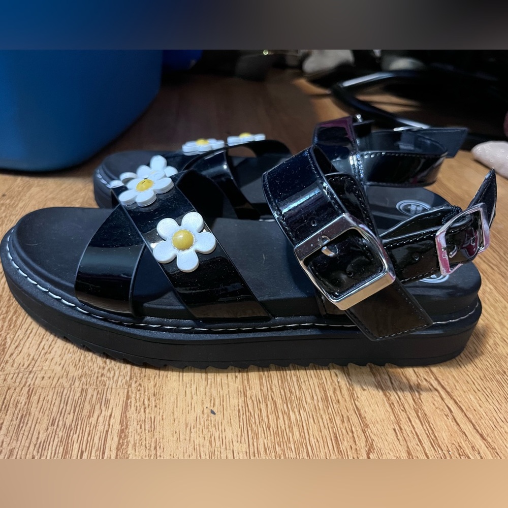 Flower sandals